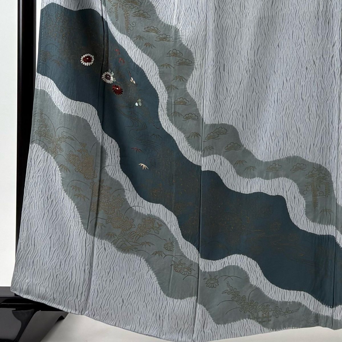 訪問着 身丈164 cm 裄丈64.5 M 袷 草花 流水 絞り 金彩 青灰色 正絹 秀品