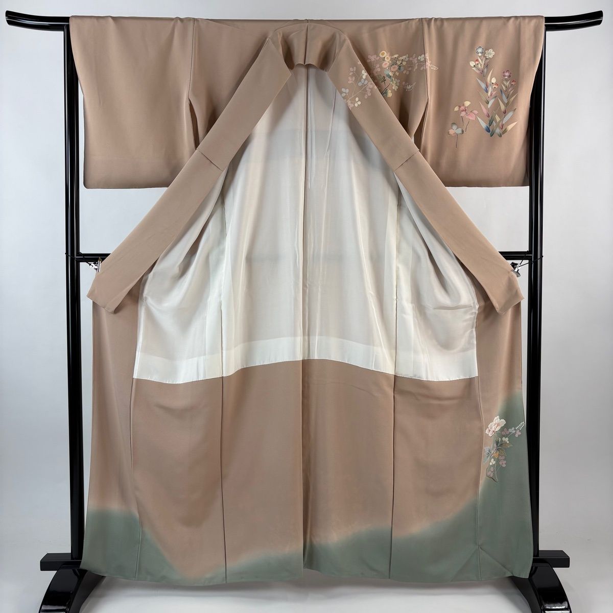  訪問着 身丈163.5 cm 裄丈66 M 袷 牡丹 萩 金彩 染め分け ピンクベージュ 正絹 秀品 訪問着 付け下げ 着物