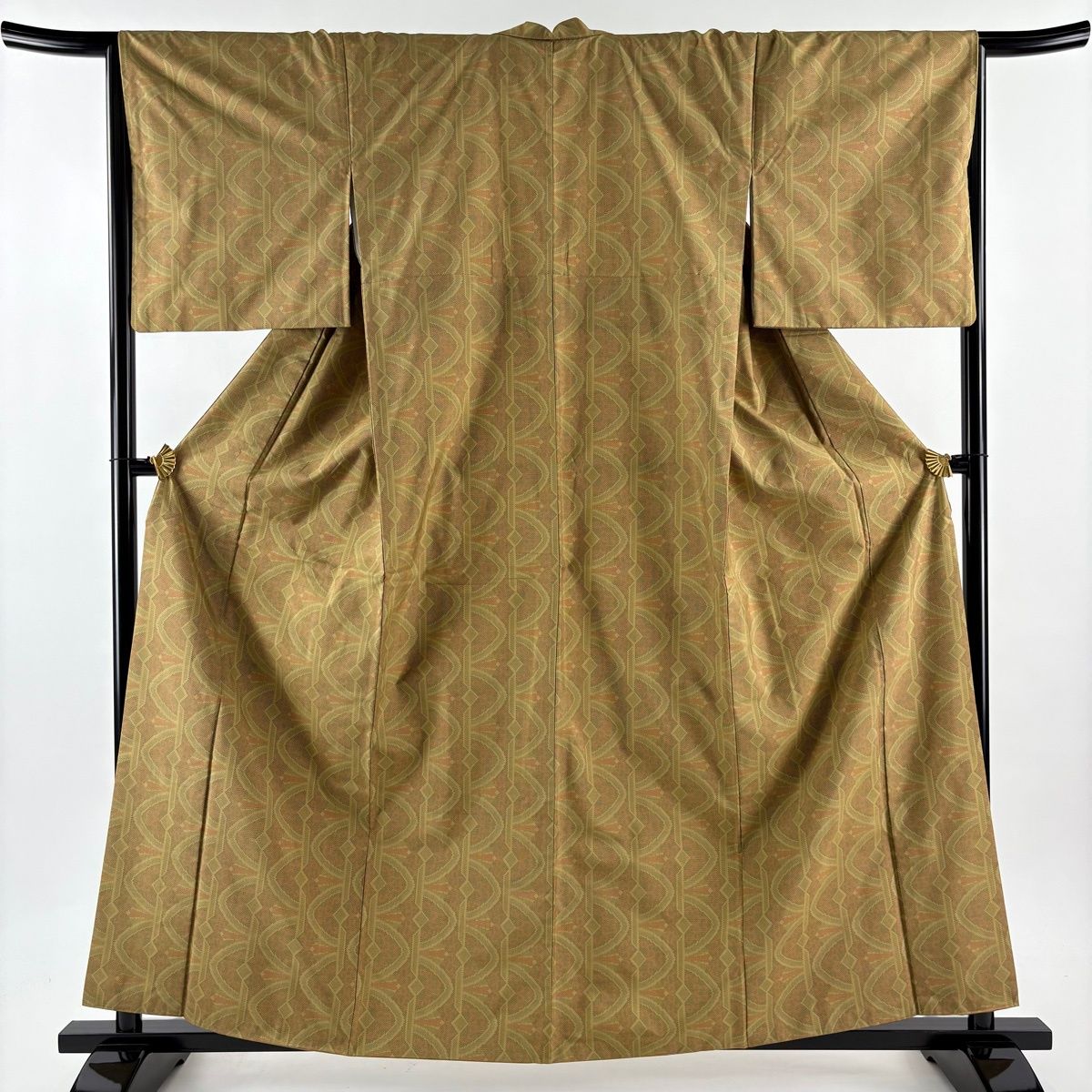 大島紬 身丈160.5cm 裄丈66cm M 袷 証紙 幾何学 山吹茶色 正絹 秀品 