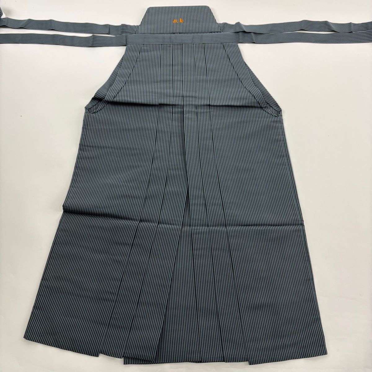 袴 人間国宝 甲田綏郎 夏物 竪絽 仙台平 馬乗袴 落款あり 縦縞模様 灰緑 正絹