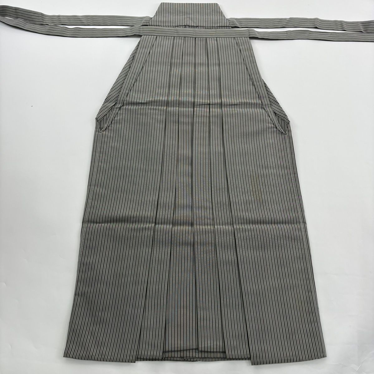 袴 行燈袴 仙台平 落款あり 縦縞模様 灰緑 正絹