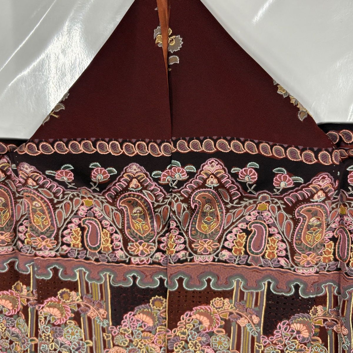  訪問着 身丈154 cm 裄丈64 M 袷 落款 草花 インド更紗 刺繍 金糸 えんじ色 正絹 訪問着 付け下げ 着物