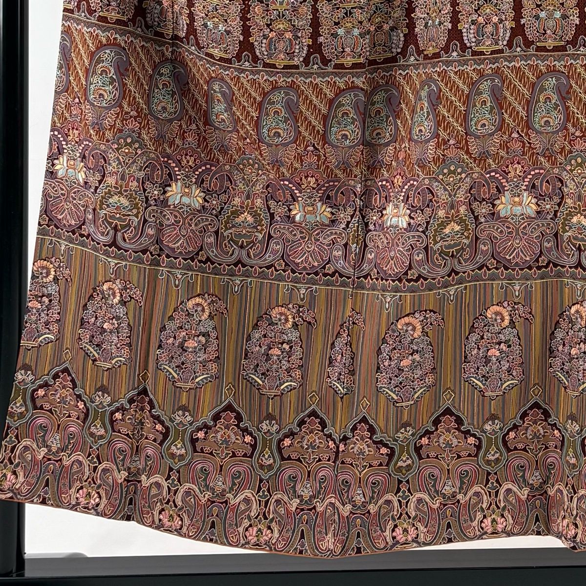 訪問着 身丈154 cm 裄丈64 M 袷 落款 草花 インド更紗 刺繍 金糸 えんじ色 正絹 名品