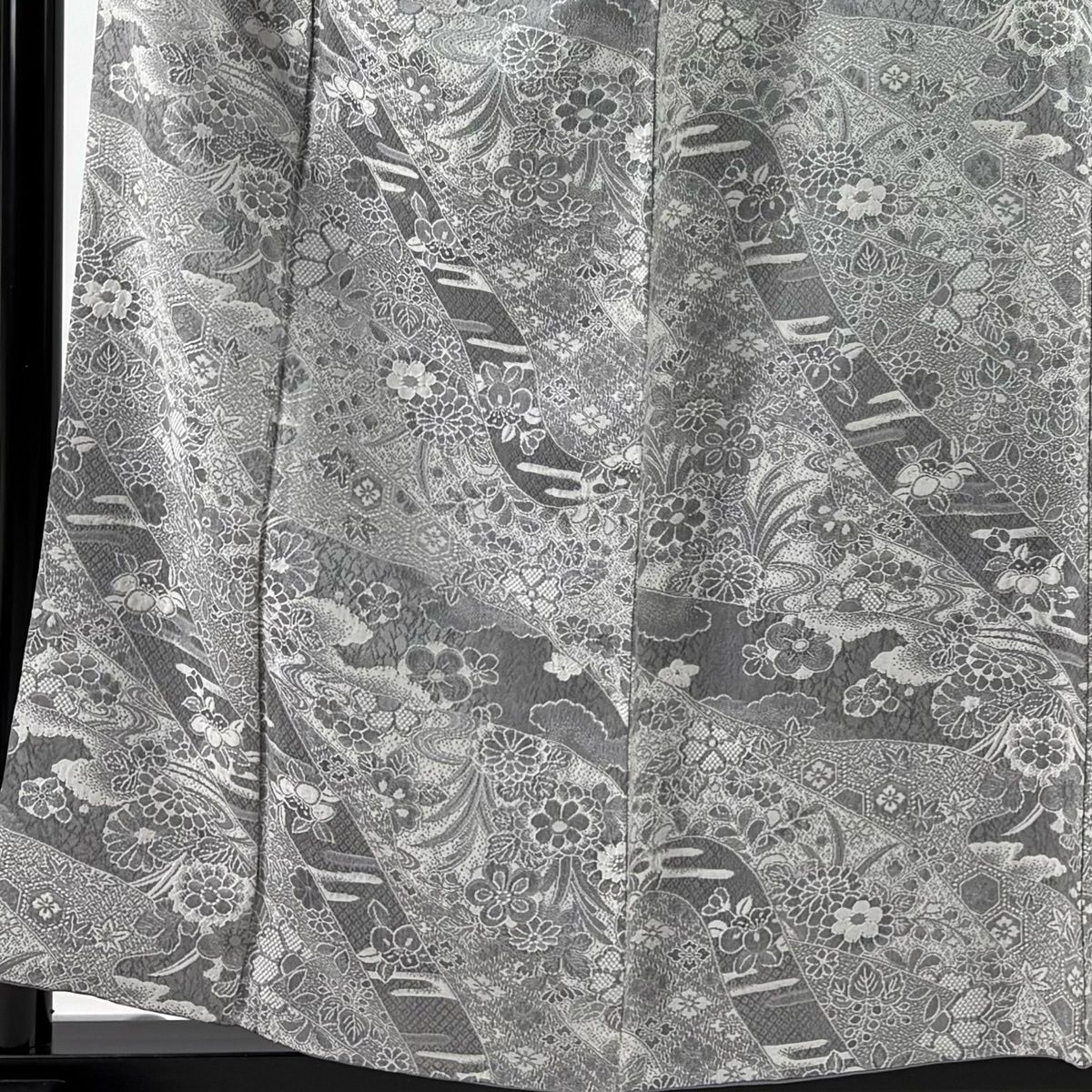 小紋 身丈157.5 cm 裄丈64.5 M 袷 紋意匠 草花 蔓帯 灰色 正絹 名品