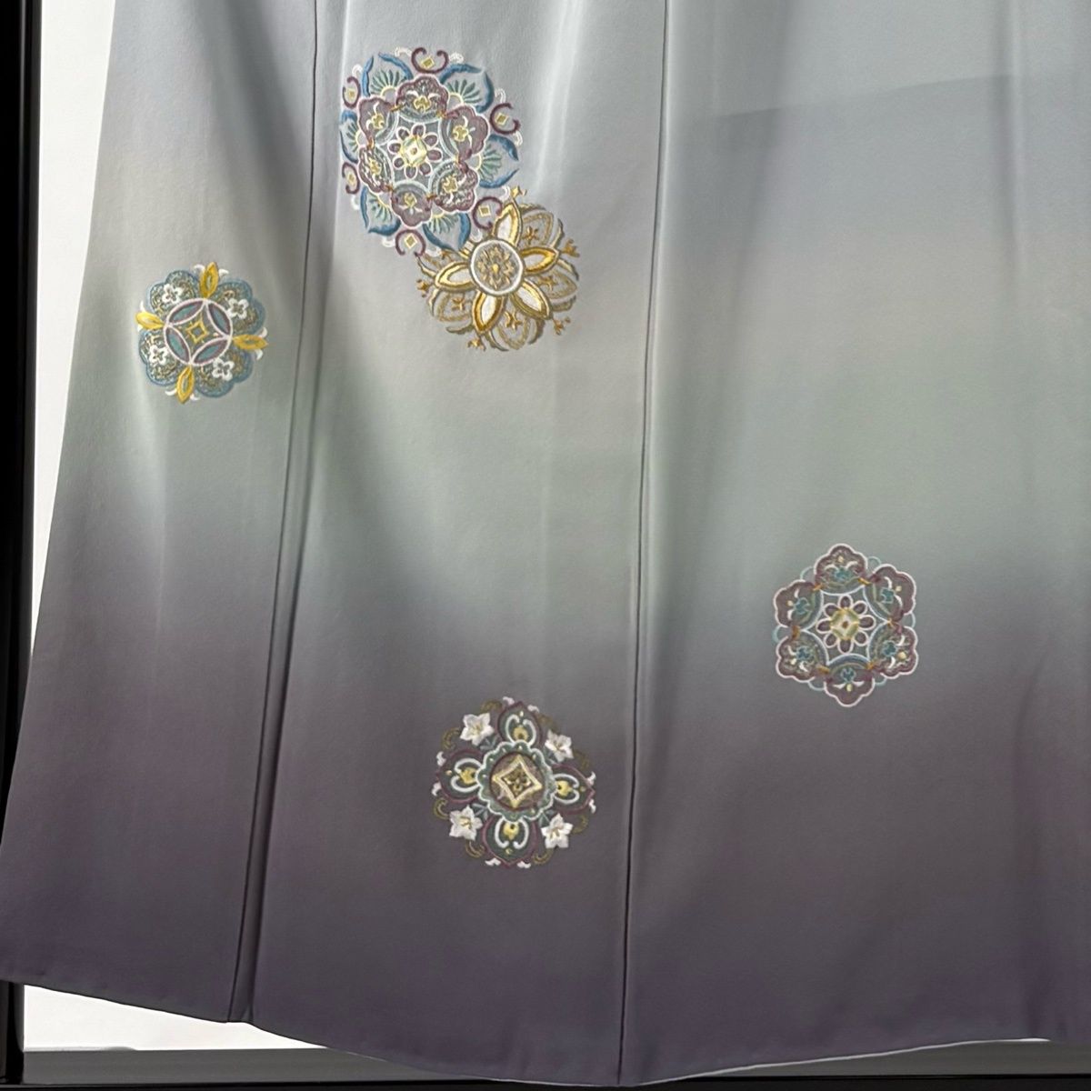 付下げ 身丈154.5 cm 裄丈63 S 袷 落款 華文 刺繍 金銀糸 青灰色 正絹 名品