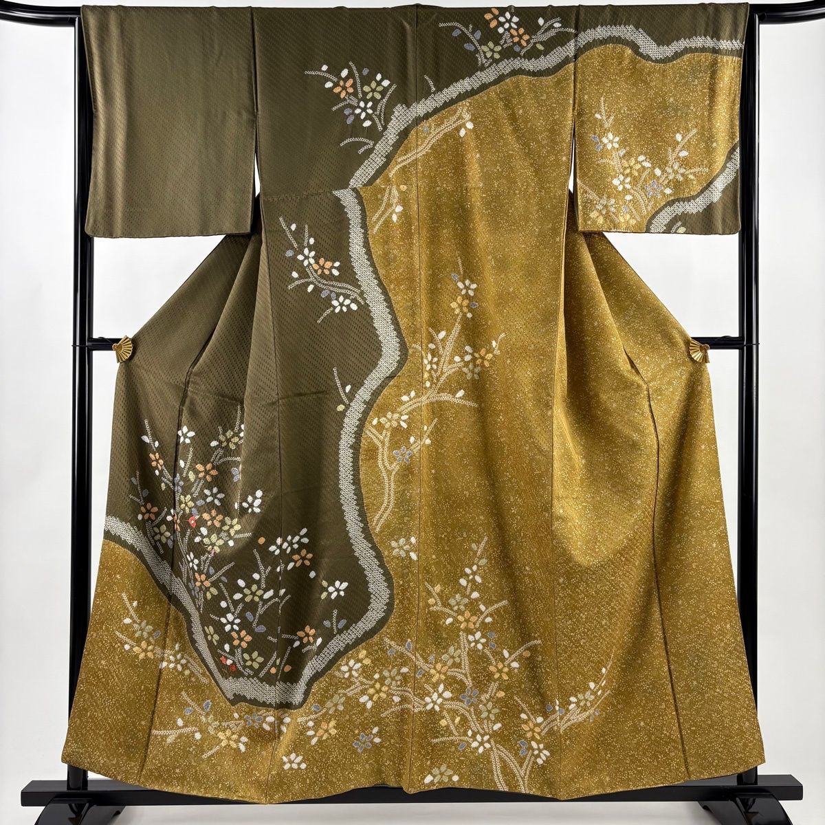 訪問着 身丈157 cm 裄丈65.5 M 袷 草花 金糸 絞り 茶緑色 正絹 名品