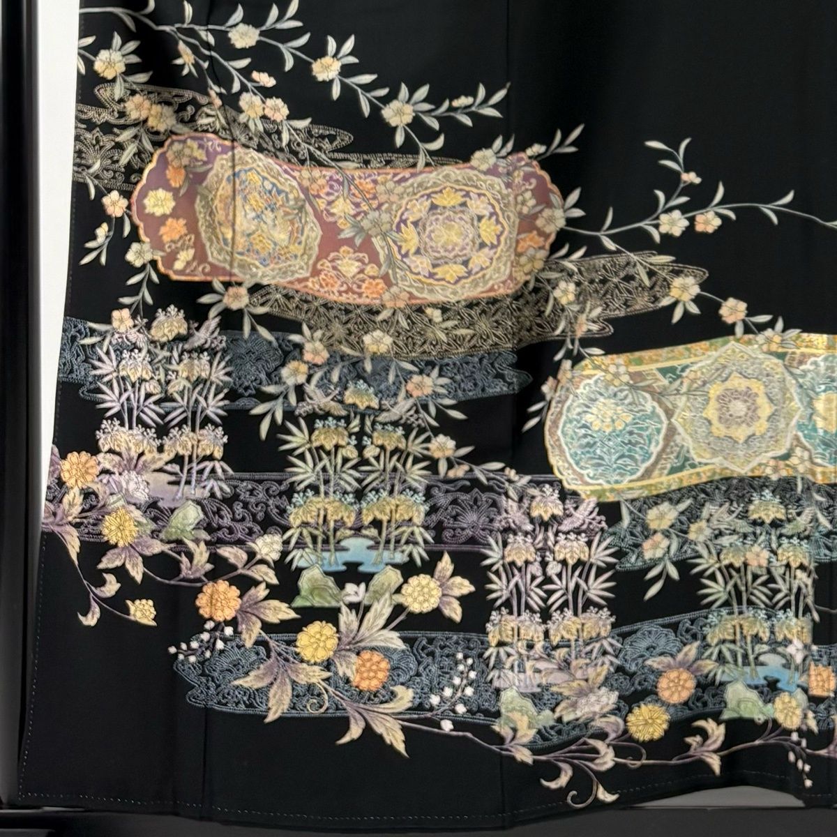 黒留袖 身丈158.5cm 裄丈66cm M 袷 和田光正 落款 華文 向かい鳥 金銀