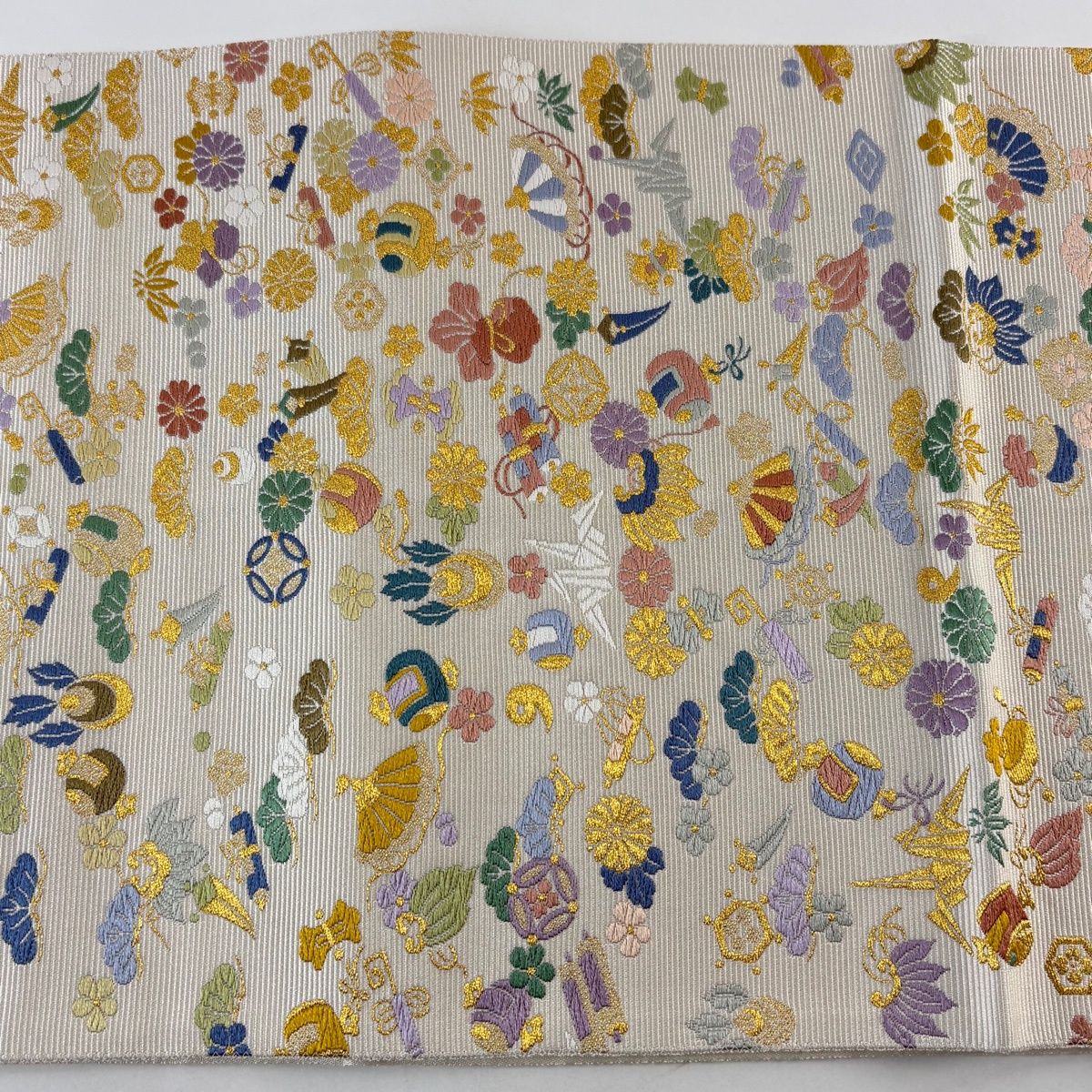 美品】 袋帯 逸品 宝尽くし 松竹梅 金糸 唐織 クリーム 六通 正絹