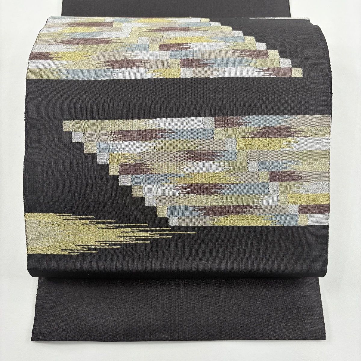 名古屋帯 美品 名品 八寸名古屋帯 松葉仕立て 市松 縞 正絹 名古屋帯 名品 八寸名古屋帯 松葉仕立て 霞 幾何学模様 金銀糸 黒 正絹