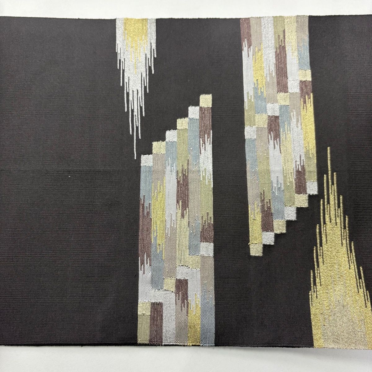 名古屋帯 名品 八寸名古屋帯 松葉仕立て 霞 幾何学模様 金銀糸 黒 正絹