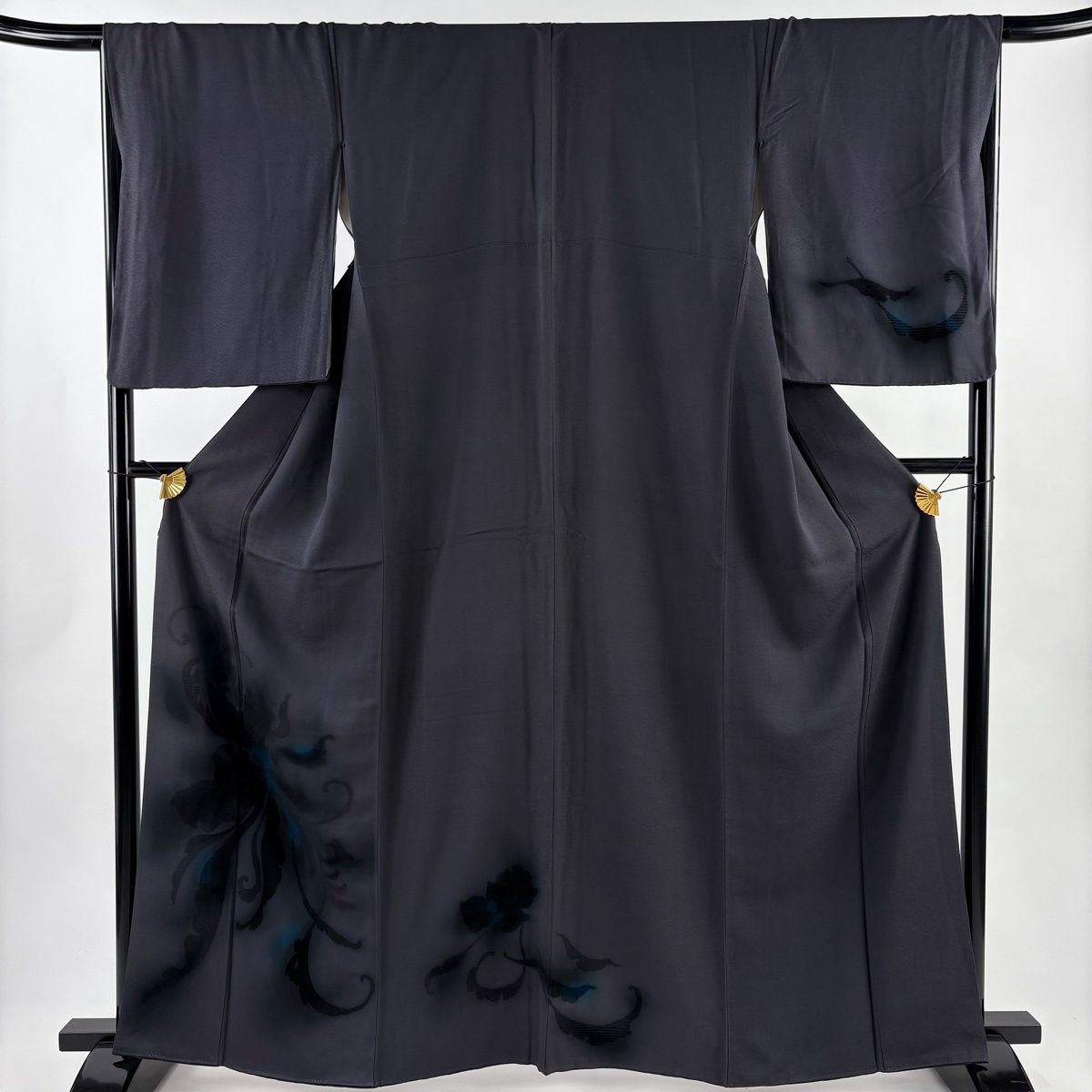 付下げ 身丈164 cm 裄丈66.5 M 袷 草花 ビロード風 ぼかし 墨色 正絹 名品