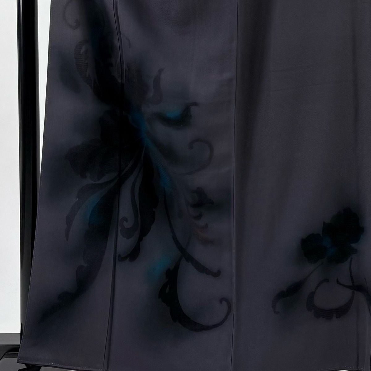 付下げ 身丈164 cm 裄丈66.5 M 袷 草花 ビロード風 ぼかし 墨色 正絹