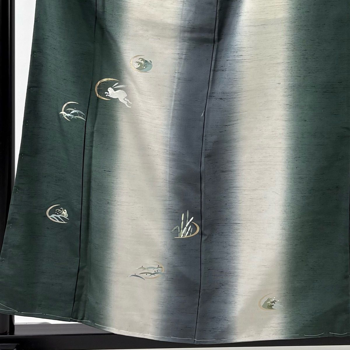 付下げ 身丈159.5 cm 裄丈63 S 袷 紬地 うさぎ 波頭 金彩 刺繍 緑 正絹