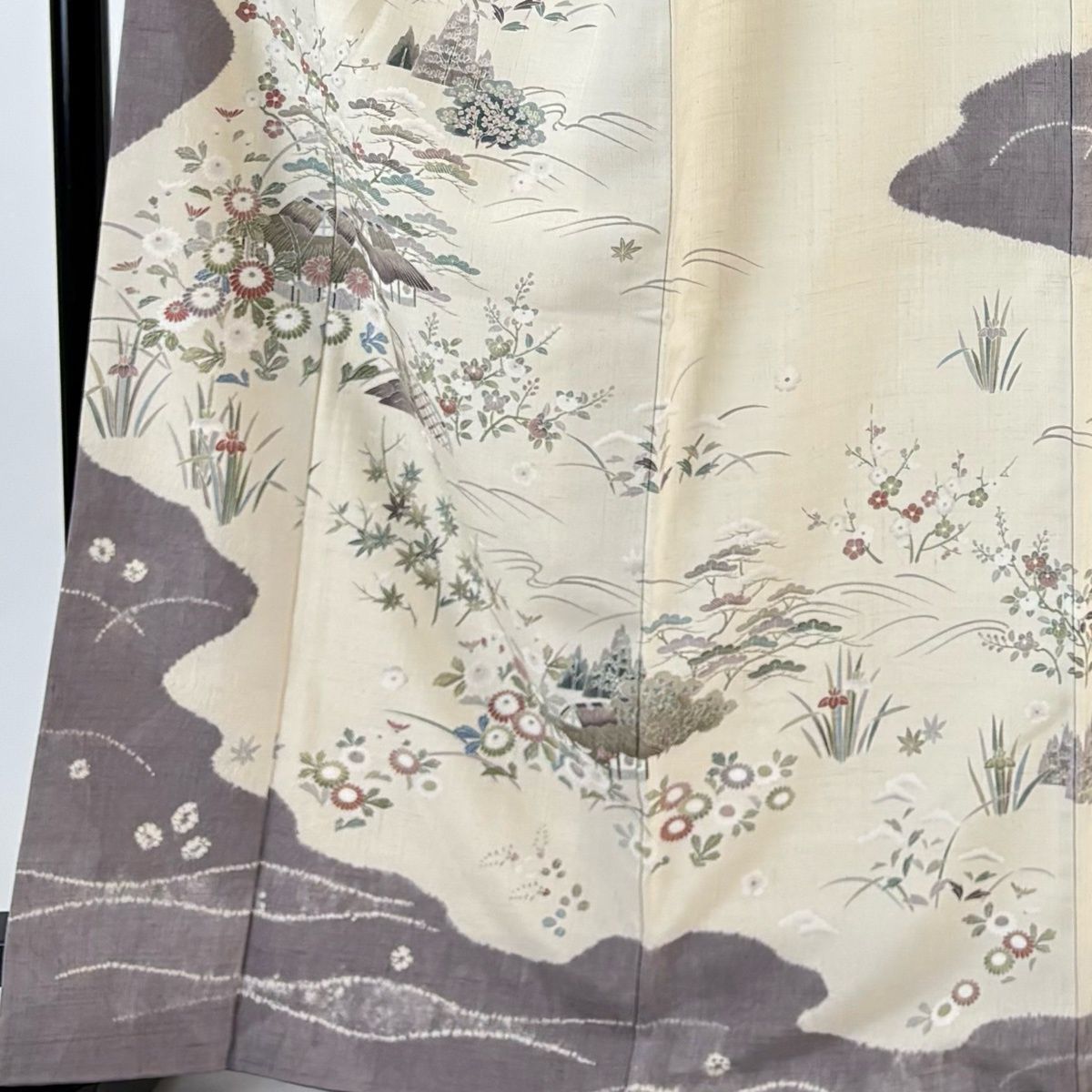 訪問着 身丈169 cm 裄丈65.5 M 袷 紬地 草花 建物 絞り 染め分け クリーム 正絹 名品