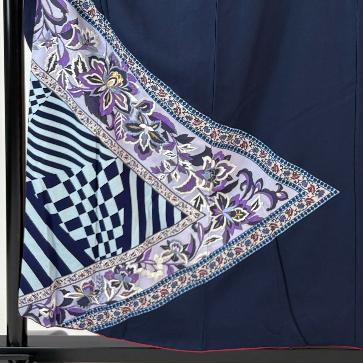 振袖 身丈156.5cm 裄丈63.5cm S 袷 山本寛斎 落款 草花 市松 刺繍 金糸