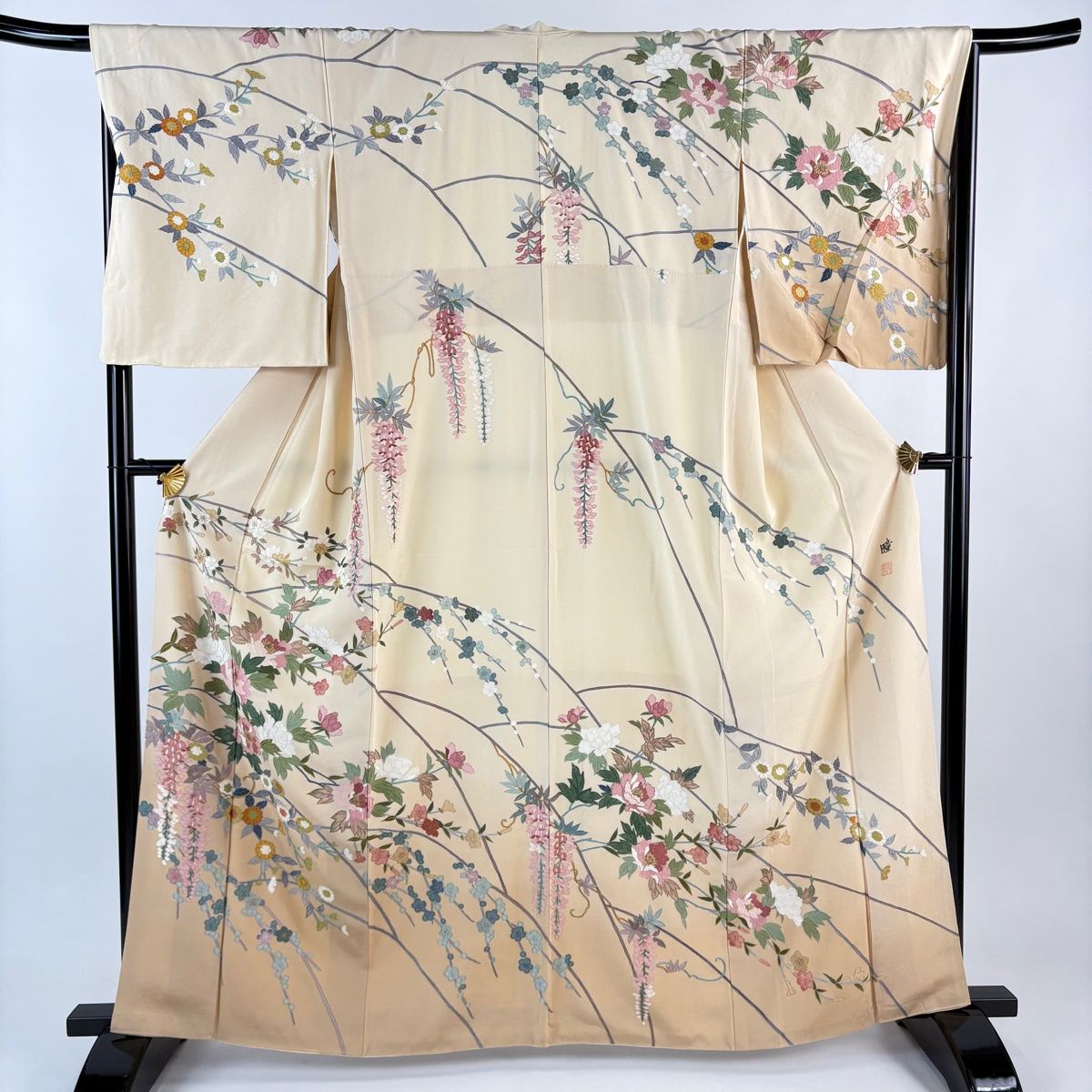 訪問着 身丈163 cm 裄丈66.5 M 袷 落款 枝花 金糸 刺繍 ベージュ 正絹