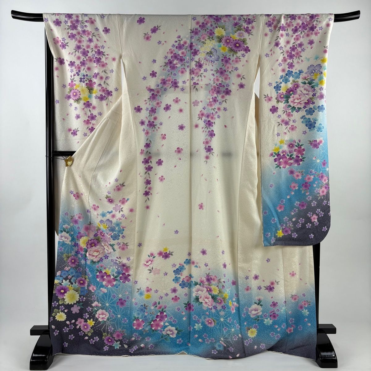 振袖 身丈171 cm 裄丈70 L 袷 牡丹 草花 刺繍 金糸 クリーム 正絹