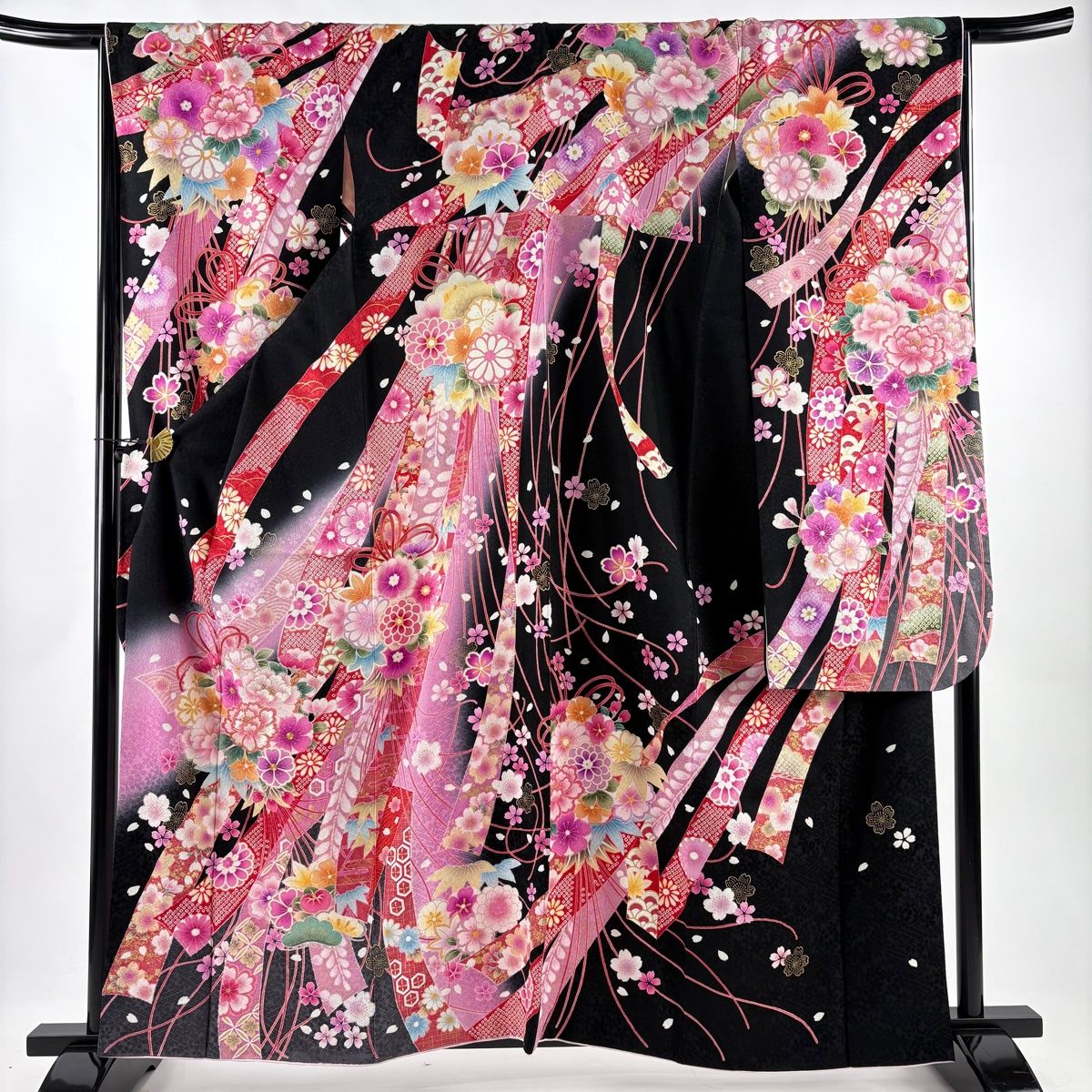 振袖 身丈162 cm 裄丈68 L 袷 薬玉 熨斗 金糸 刺繍 黒 正絹