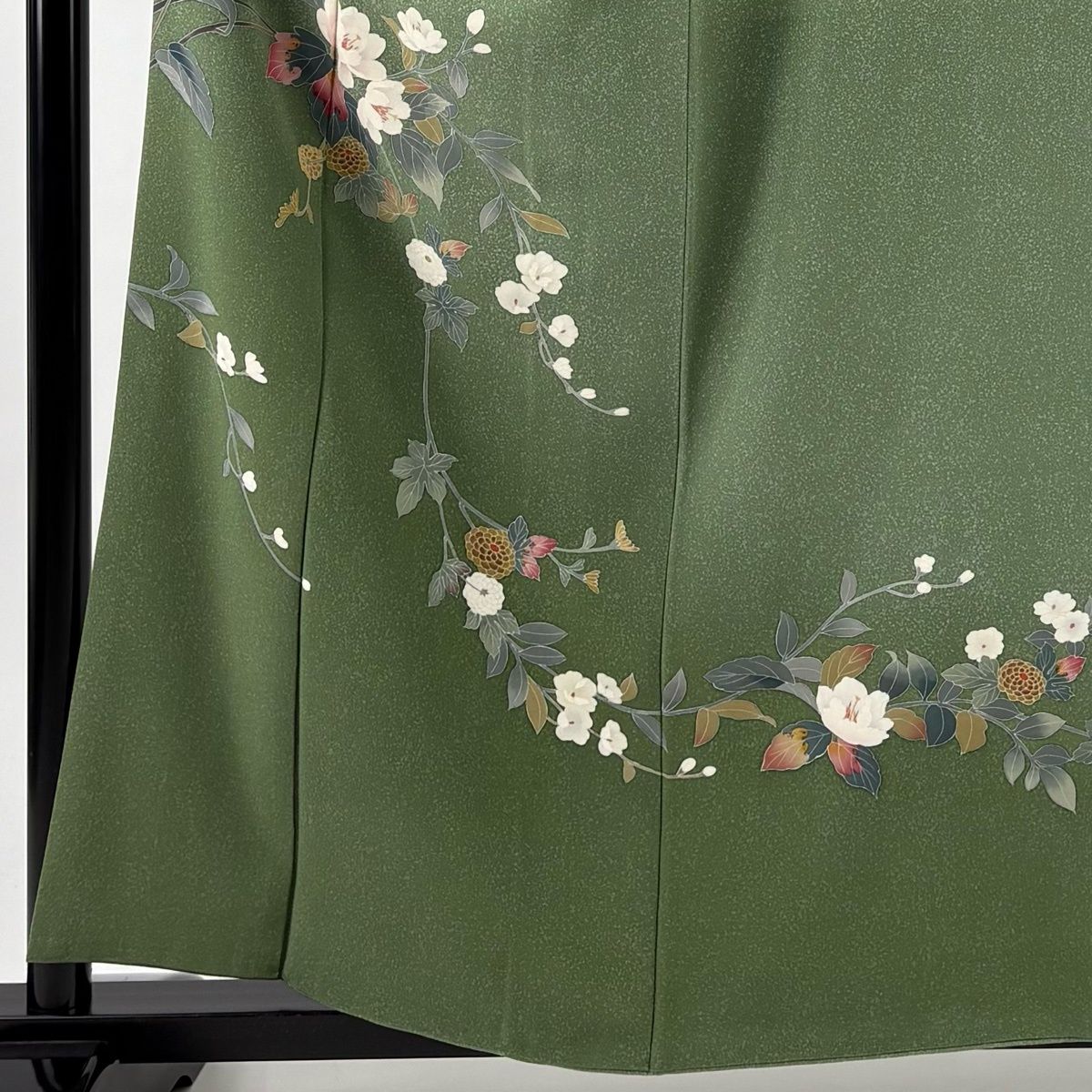 訪問着 身丈159 cm 裄丈63 S 袷 百貫達雄 落款 枝花 菊 ぼかし よもぎ色 正絹 一つ紋