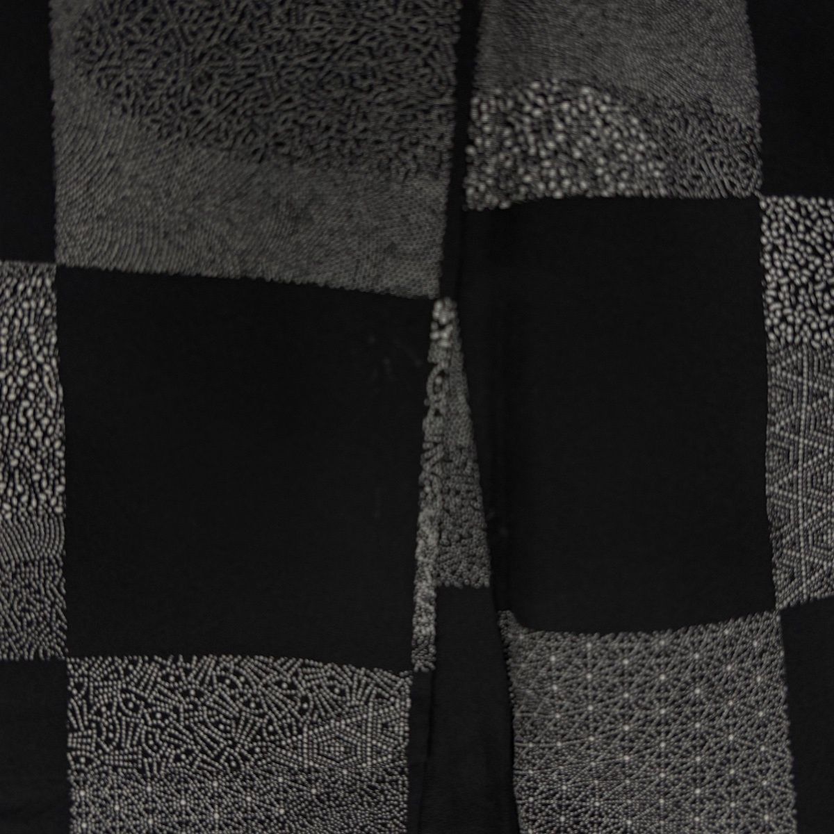  小紋 身丈176.5 cm 裄丈64.5 M 袷 市松 麻の葉 黒 正絹 名品 小紋 着物