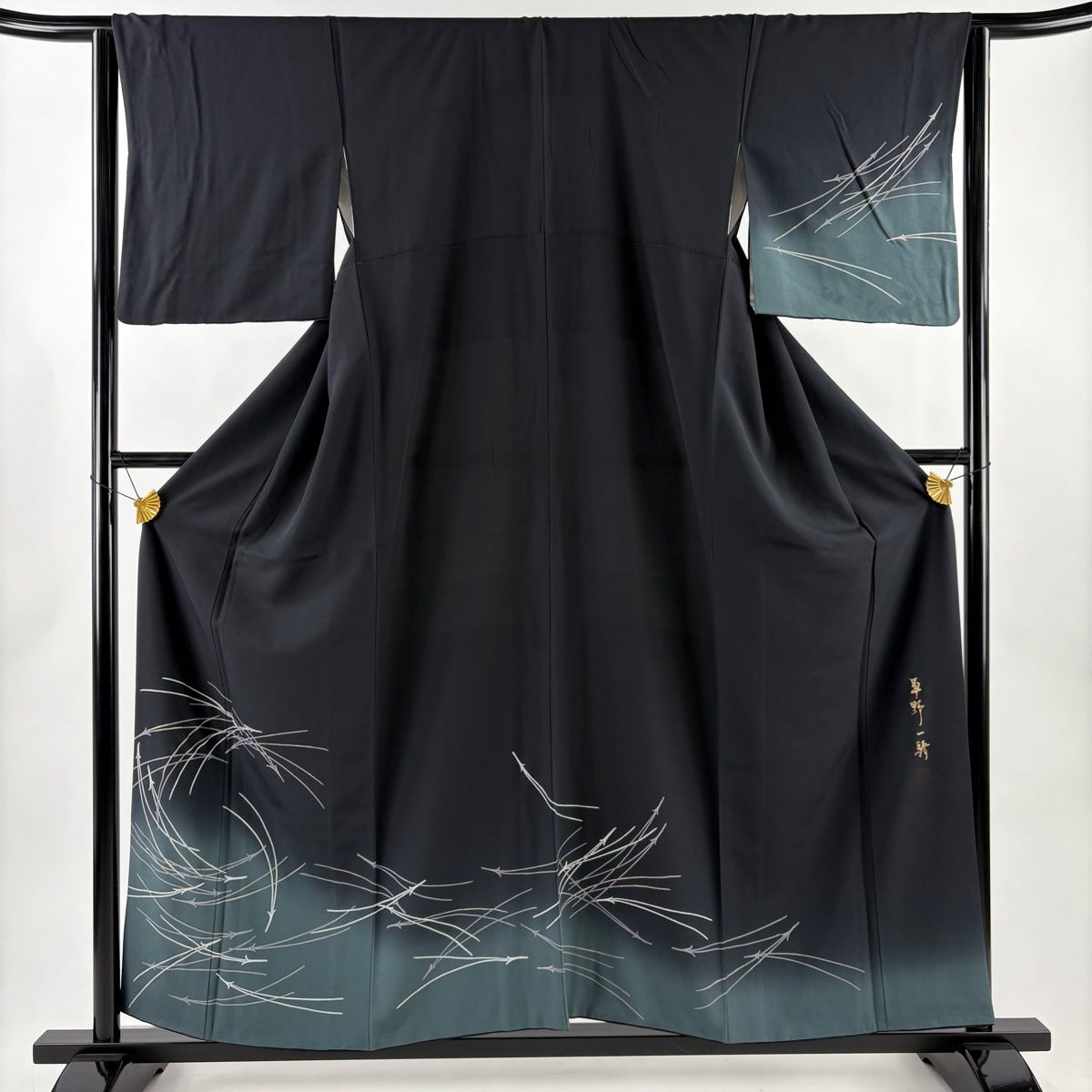 付下げ 身丈157cm 裄丈63cm S 袷 草野一騎 落款 松葉 金彩 ぼかし 墨色