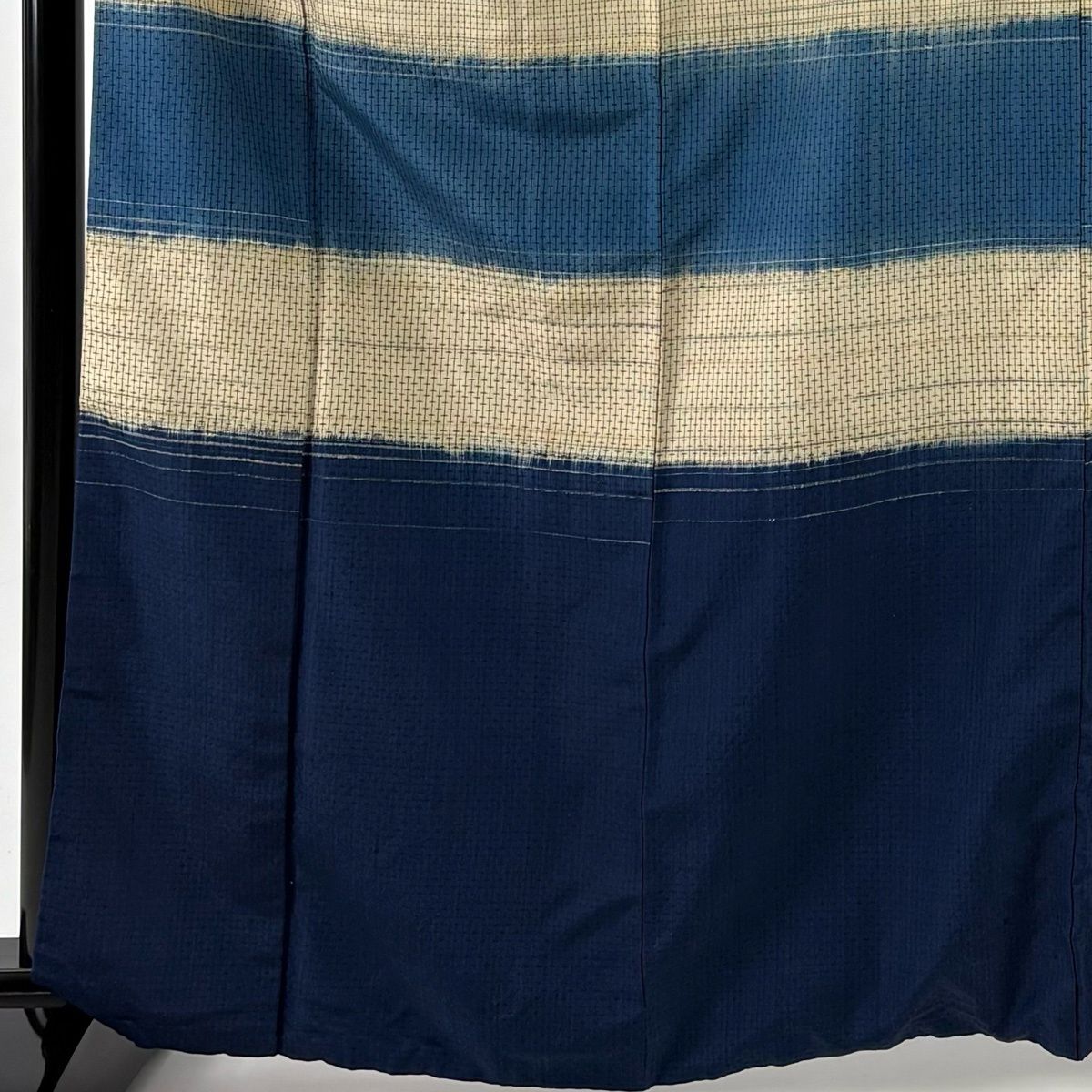 付下げ 身丈160 cm 裄丈68 L 袷 紬地 段縞 幾何学 青 正絹 名品