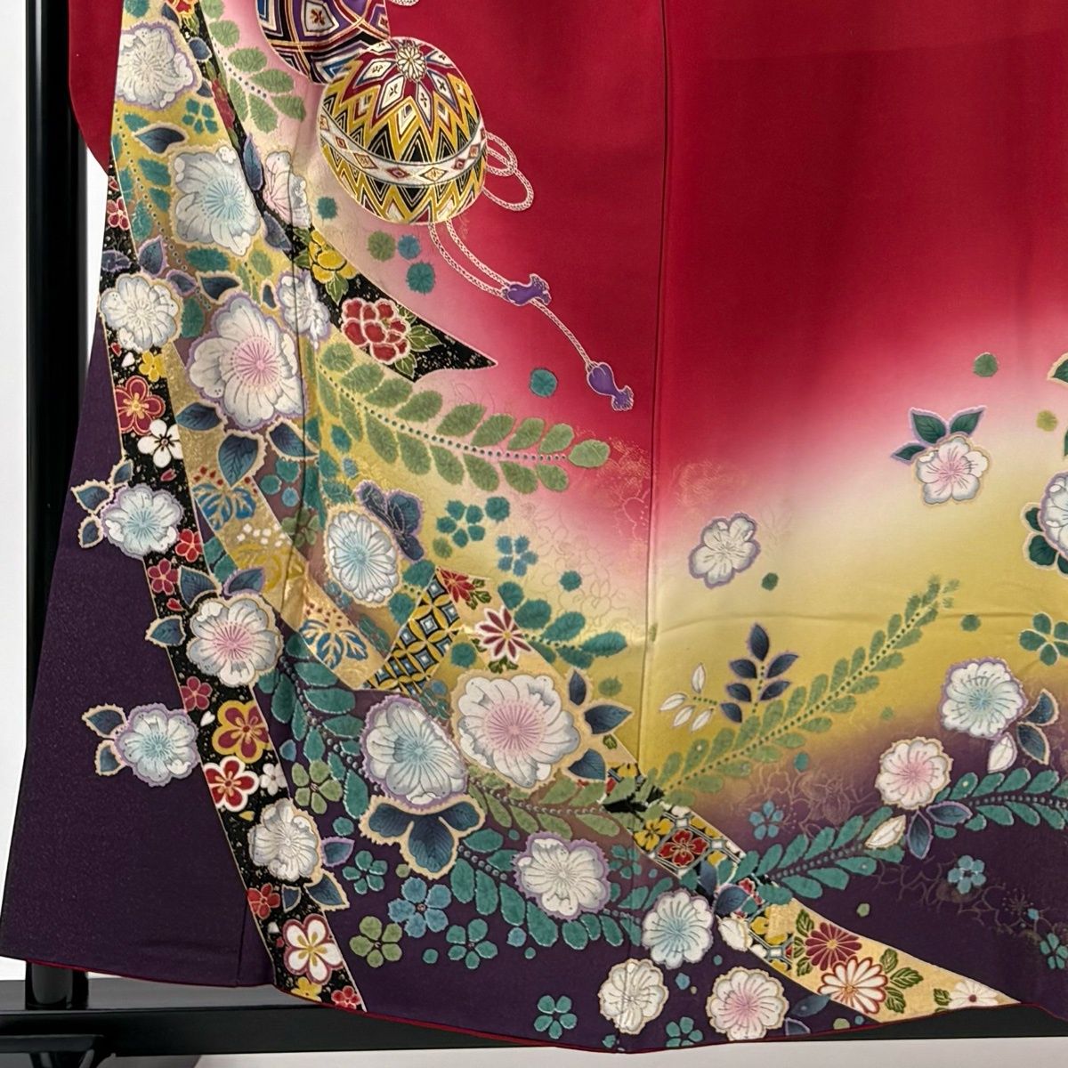 振袖 身丈158 cm 裄丈65 M 袷 手鞠 桜 金通し 金彩 赤 正絹 名品