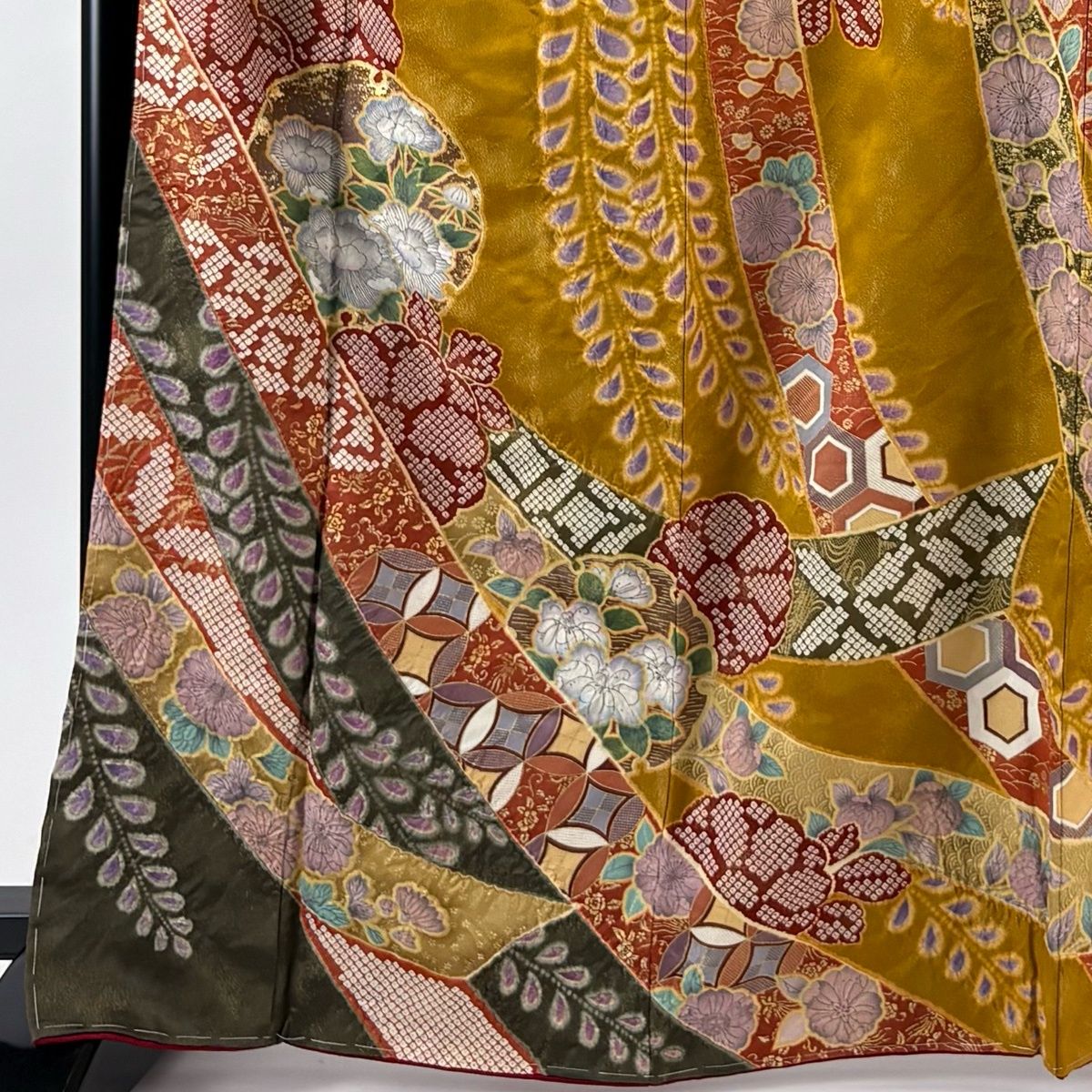 振袖 身丈166 cm 裄丈66 M 袷 草花 雪輪 金通し 金彩 山吹茶色 正絹