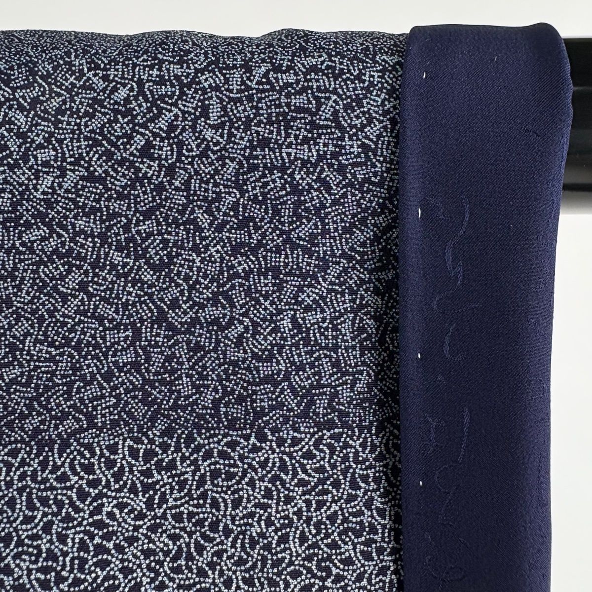美品】 江戸小紋 身丈162cm 裄丈66.5cm M 袷 鈴乃屋 寄せ柄 文字文 藍