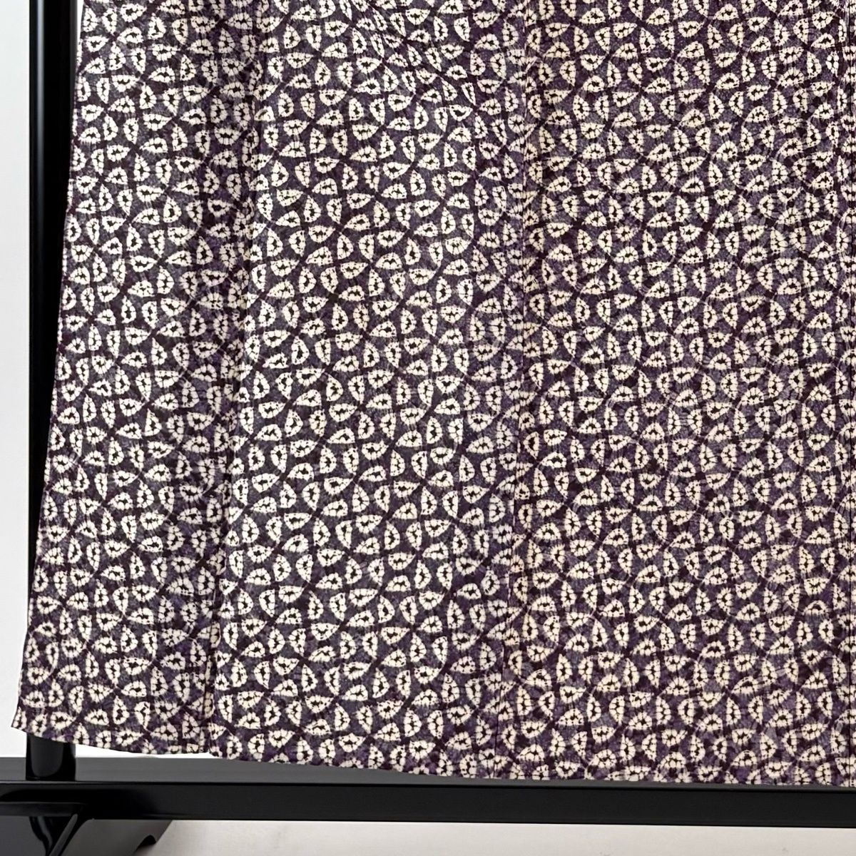 小紋 身丈158 cm 裄丈63 S 単衣 幾何学模様 絞り 紫 正絹