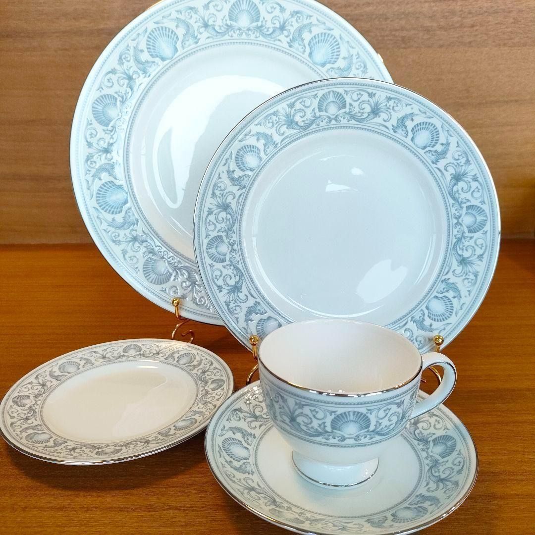 ドルフィン リーシェイプカップ＆ソーサー