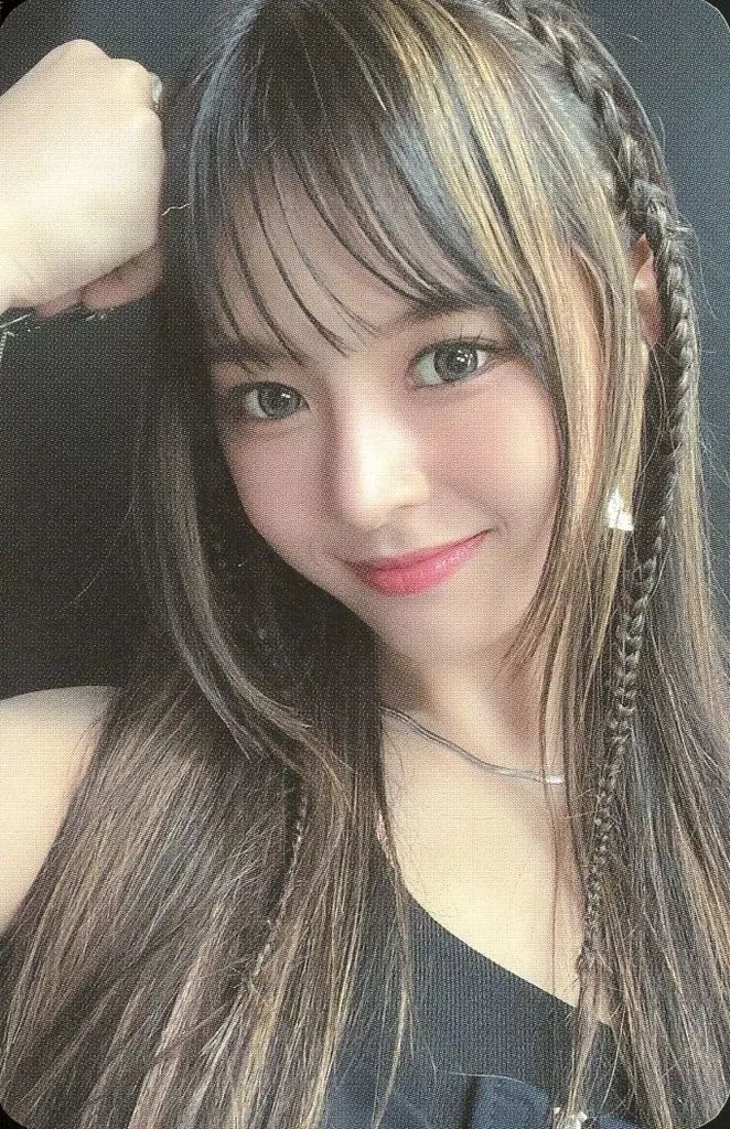 EVERGLOW イユ トレカ ⑥ 中古】コレクションカード(女性) EVERGLOW/イユ/裏面緑/CD「ALL MY