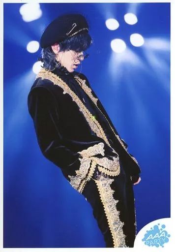 送料無料】AAA 末吉秀太さん掲載ページ（ポスターサイズ） Amazon.co