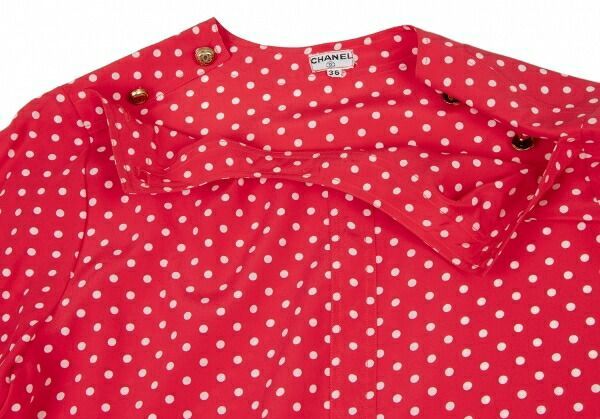 シャネルCHANEL ココボタンシルクドットブラウス 赤白36 - メルカリ