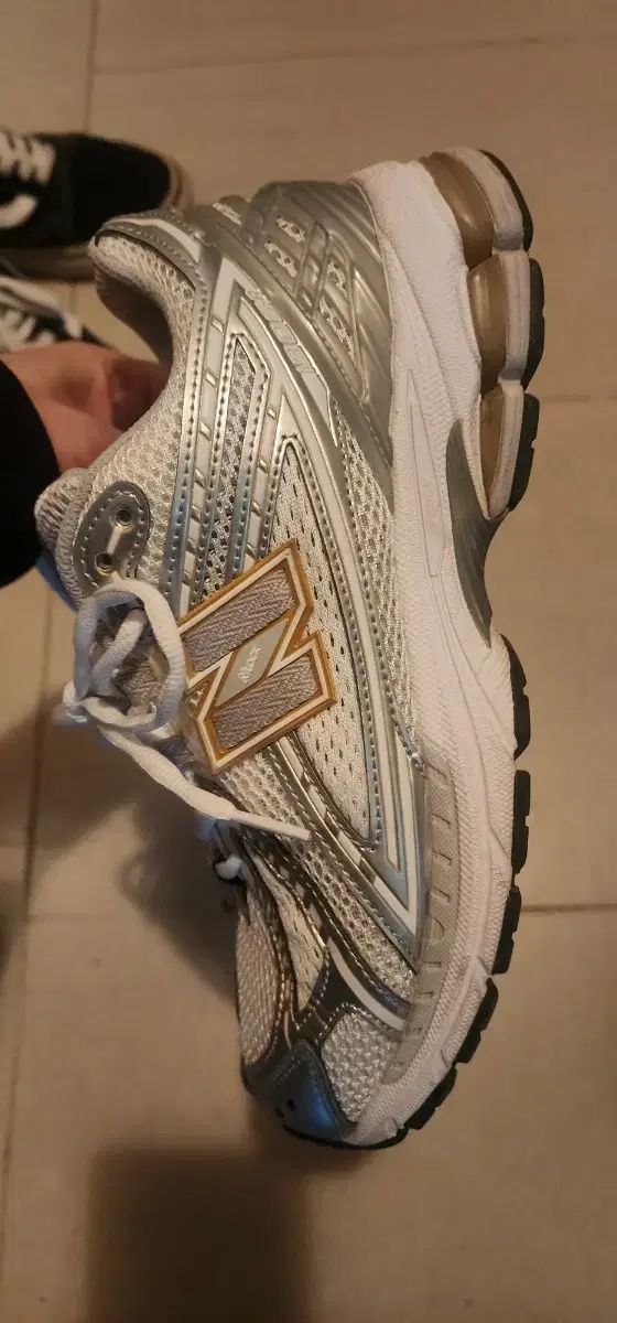 ニュー ンス 1906 R スニーカー