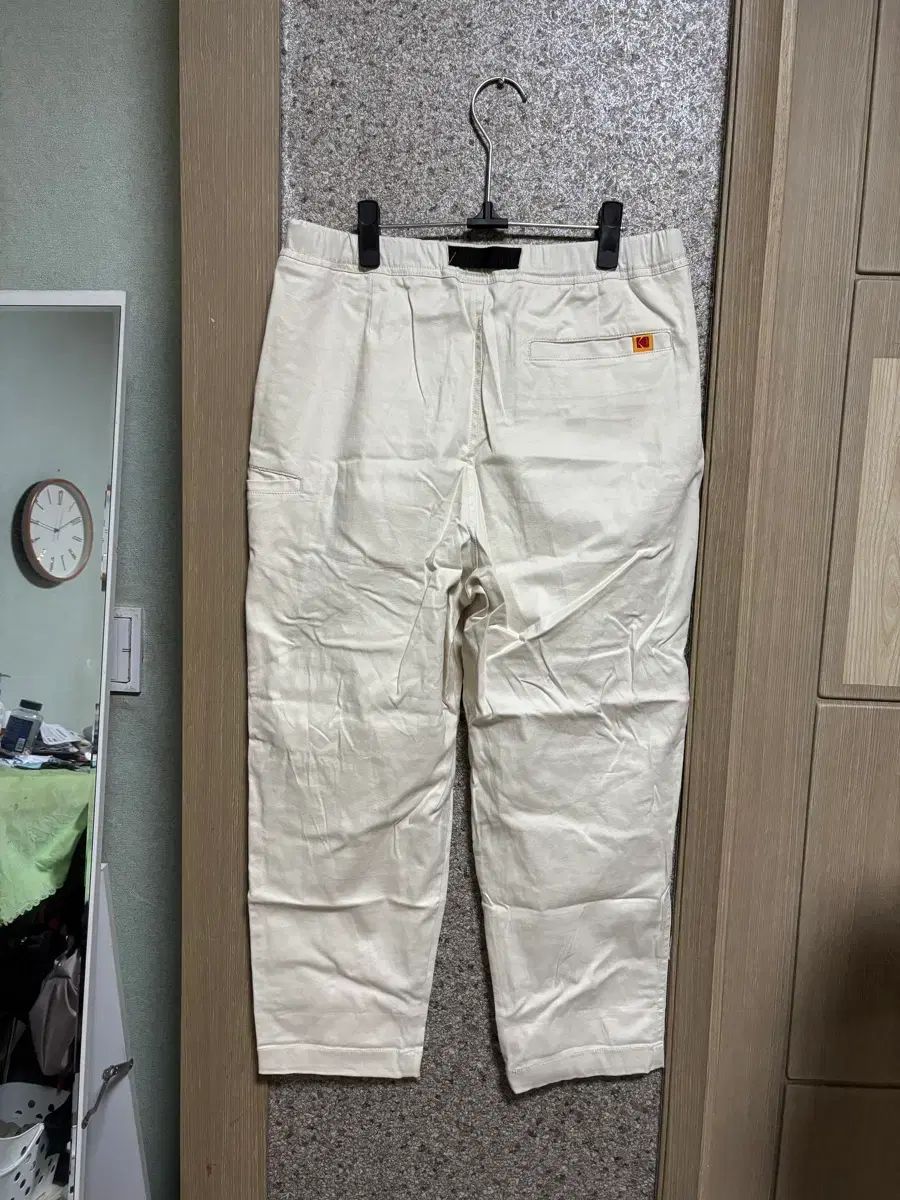 コダック テーパードフィット パンツ