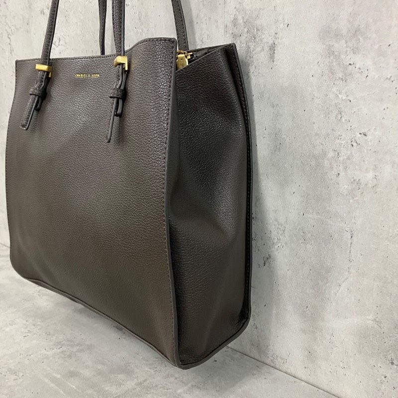 Charles&keith バッグ トートバッグ a4 ビジネスバッグ CHARLES & KEITH JAPAN | ノートPCや、A4ファイルが入るトートバッグは