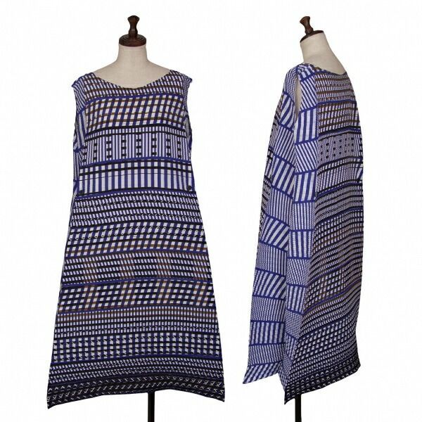 イッセイミヤケISSEY MIYAKE 幾何学柄ノースリーブプリーツワンピース