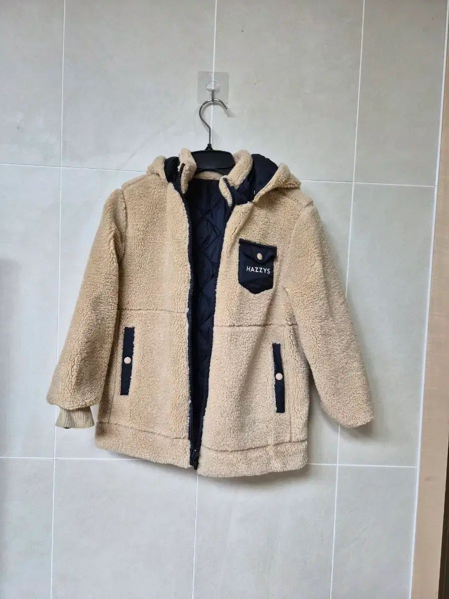 ヘジス キッズ ボア フリース フード アウター 7歳