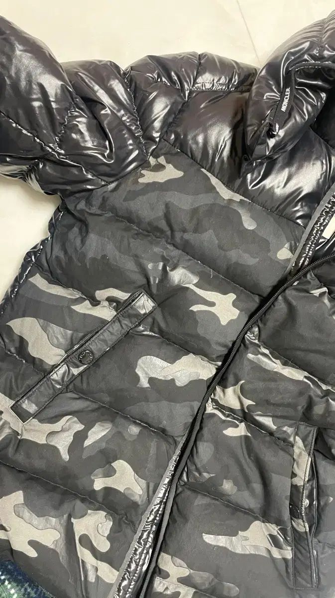 モンクレール ブラック