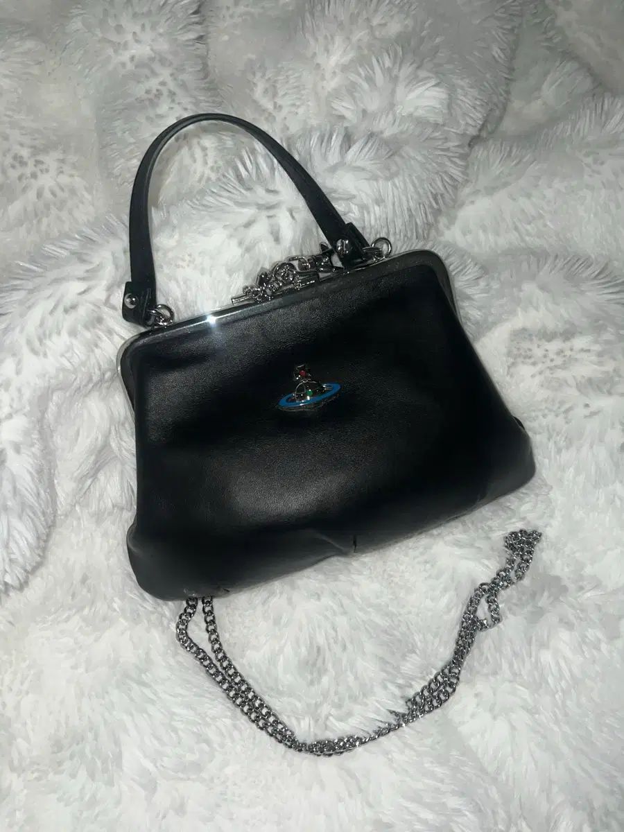 ヴィヴィアン ウエストウッド エマ フレーム パルスバッグ チェーンクロスバッグ