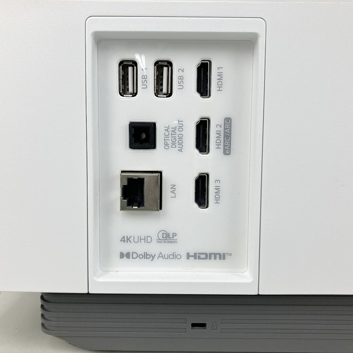  LG CineBeam HU 715 QW 超短焦点 レーザー4 Kプロジェクター 120インチ 映像機器 2025年製 リモコン プロジェクター本体 プロジェクター