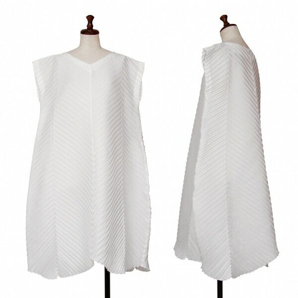 イッセイミヤケISSEY MIYAKE ステッチデザインプリーツノースリーブ