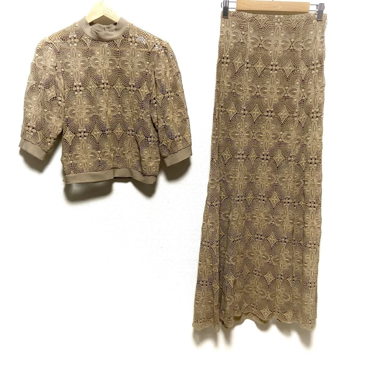 CLANE クラネ スカートセットアップ レディース - ベージュ