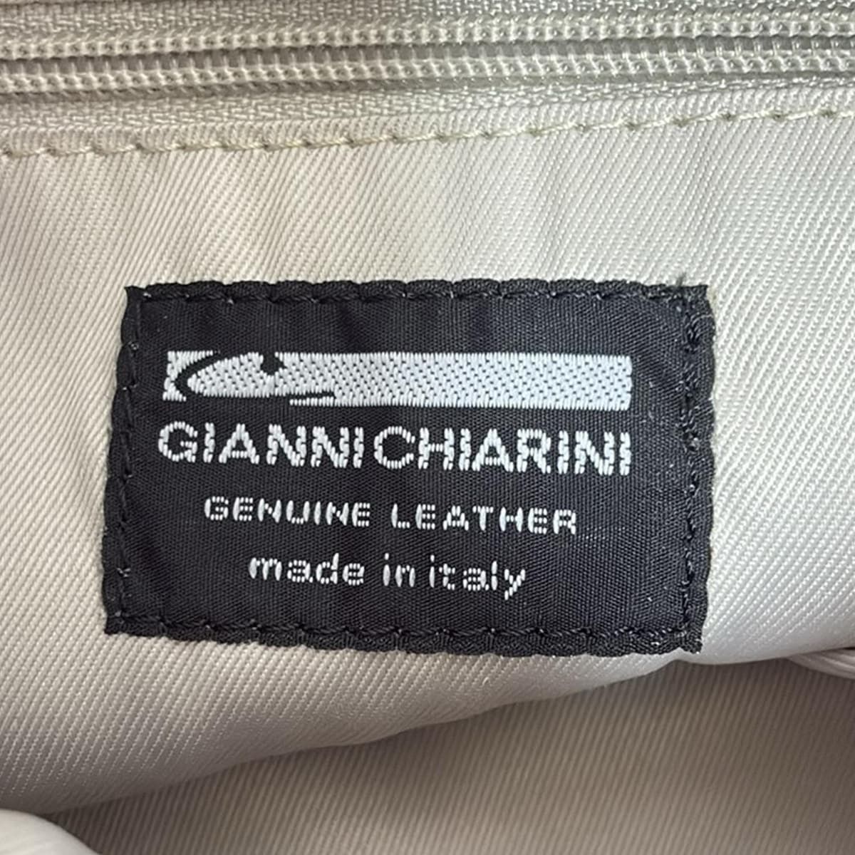 GIANNICHIARINI(ジャンニキャリーニ/ジャンニキアリーニ) ショルダー