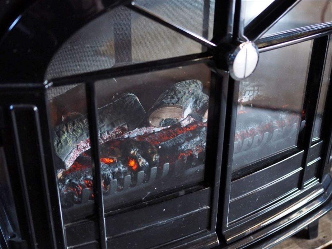 暖炉型の電気ファンヒーター 現代モノ 古録展 品番B 480