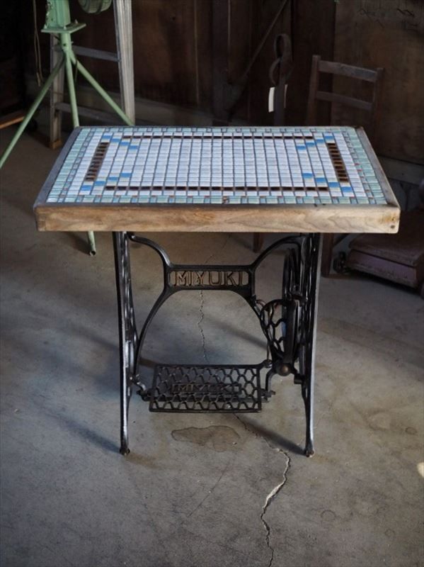タイル天板のリメイクミシンテーブル 古録展 品番F 4545