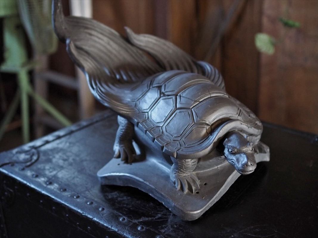 縁起物 長寿 亀の瓦 ディスプレィ 首回り補修痕あり 古録展 品番K 2325