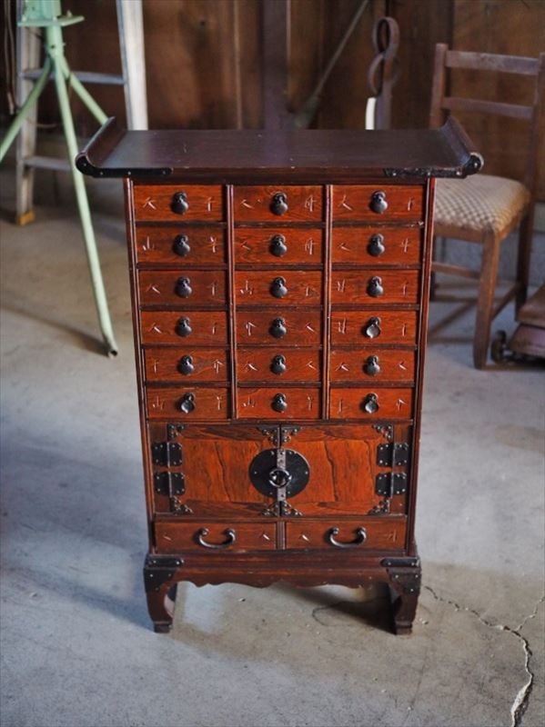 引き出し２０杯の薬箪笥 現代モノ 古録展 送料無料 品番S10900