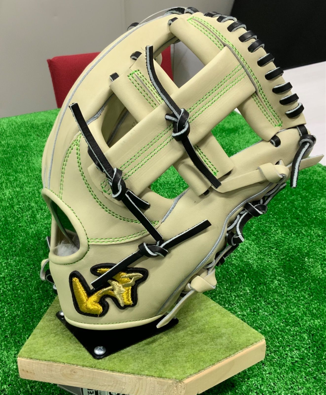 20％OFF ワールドペガサス硬式用グラブ右投内野手用 サイズ